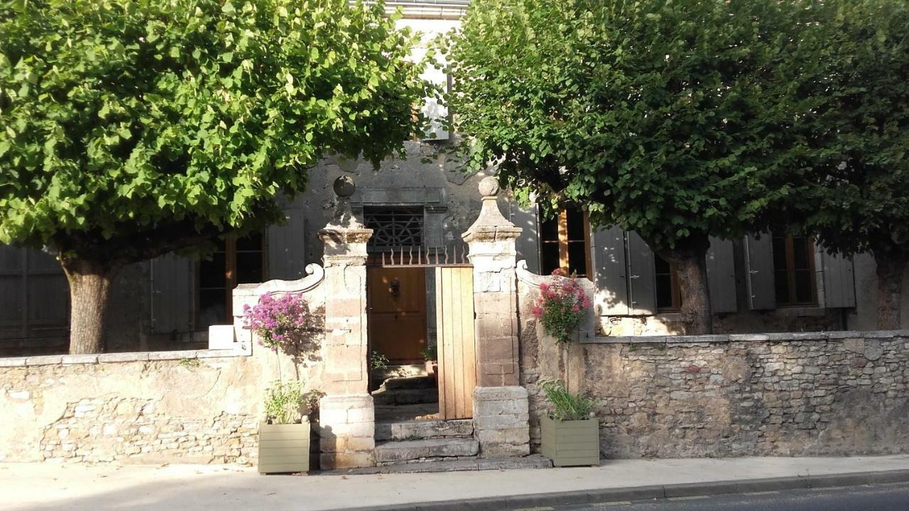 Les Chambres De La Basilique Neuvy-Saint-Sépulchre Eksteriør billede